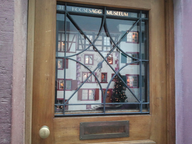 The Hoosesaggmuseum is the smallest museum in the world - it's just this little box in the window of this door!